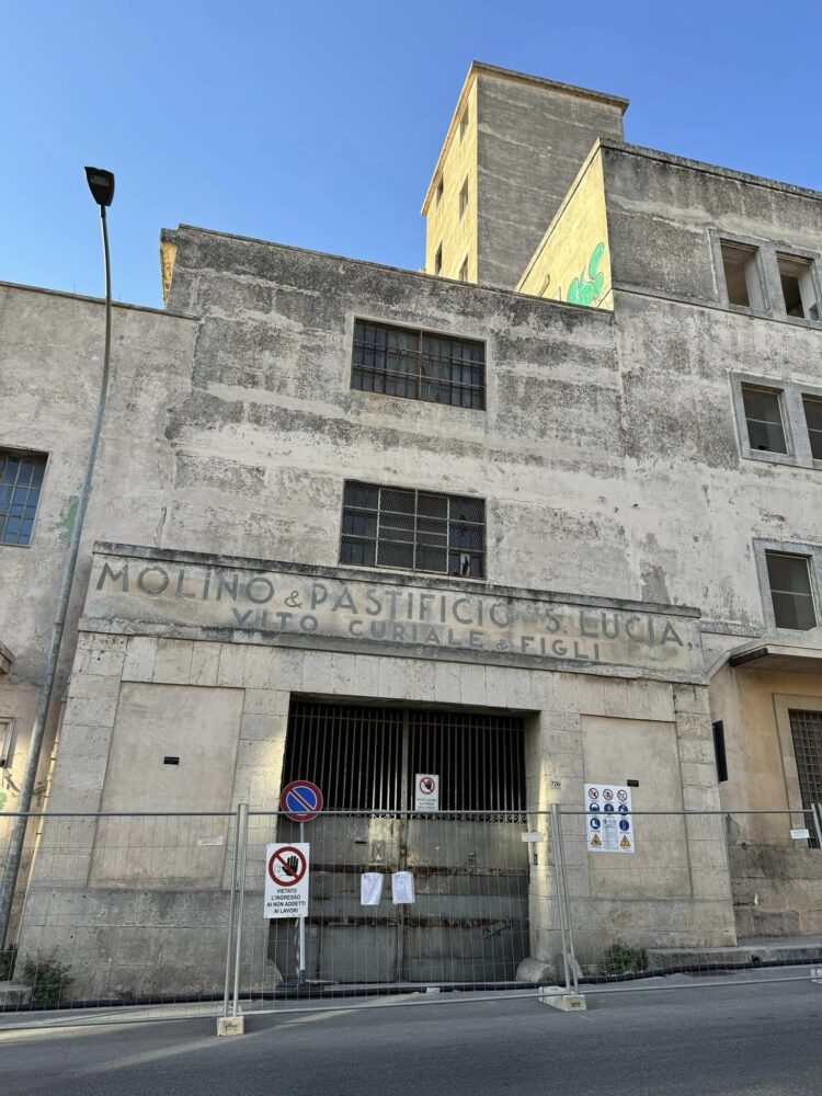 Ragusa, imminente la demolizione dello storico mulino Curiale. Ed è polemica