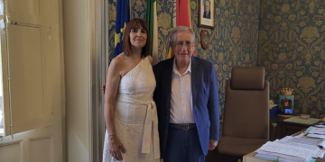 Vittoria, il sindaco Aiello ha accolto a palazzo Iacono la pianista e compositrice Giuseppina Torre