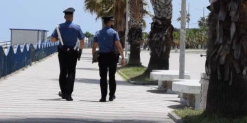 La violenza sessuale a Marina di Ragusa, la 15enne palpeggiata dal tunisino mentre era intenta a fare il bagno