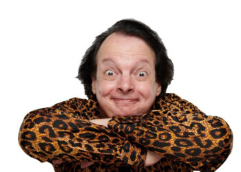 Lo spettacolo del cabarettista di Zelig Dado animerà domani sera Ibla