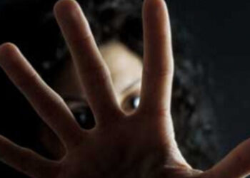 Modica, aggredisce la moglie e le frattura il setto nasale: arrestato 54enne incensurato