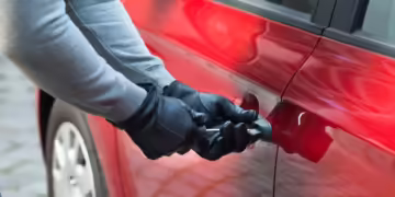 Furti di auto in provincia di Ragusa, misura cautelare per quattro pluripregiudicati catanesi