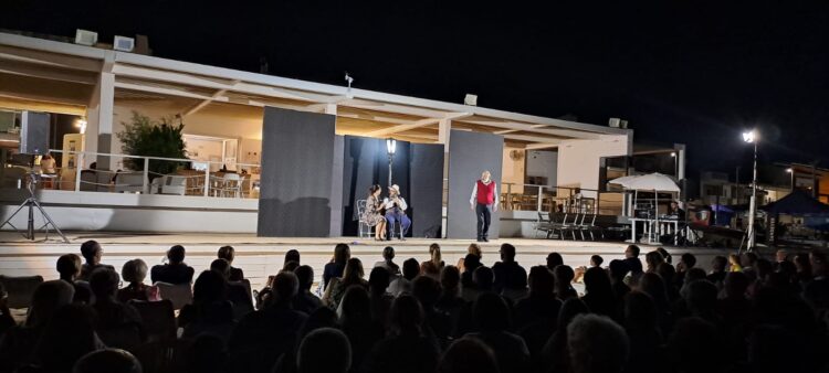 Scoglitti, esordio con sold out per il teatro in spiaggia al circolo velico Anemos