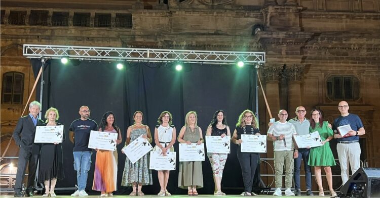 Il palco della danza iblea ieri sera all’ombra della cattedrale di Ragusa
