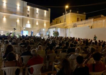 Marina di Ragusa e le immagini della “Fera ‘o luni”