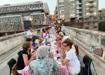 La cena sul ponte Vecchio a Ragusa e la voglia di socializzazione