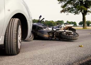 Scontro auto-moto sulla Ragusa mare, ferito il centauro