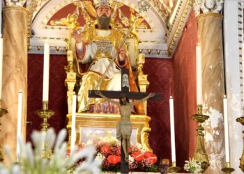 Comiso, la vigilia della festa esterna per onorare il patrono con la raccolta del frumento e del pane