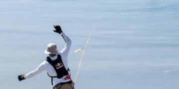 Jaan Roose e lo slacklining sullo Stretto di Messina: diventa una leggenda vivente dello sport mondiale