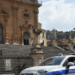 Momenti di tensione a Modica, straniero minaccia i passanti. Interviene la polizia locale