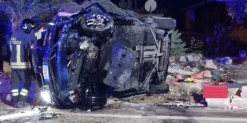 Auto si ribalta a Sampieri, cinque persone ferite: tre sono state estratte dalle lamiere