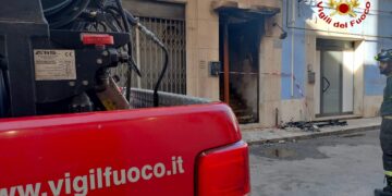 Vittoria, è accusato di tentato omicidio aggravato e di incendio doloso il 28enne fermato in seguito al rogo divampato in via Cacciatori delle Alpi