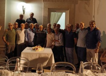 Ragusa, gli ex parrocchiani della S. Pietro apostolo festeggiano gli 85 anni di padre Guarneri