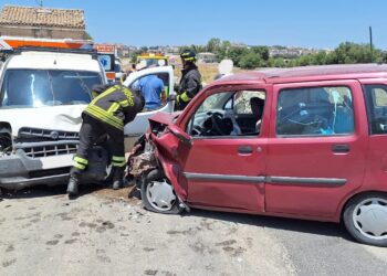 Modica, scontro tra due auto a contrada Torre Cannata: un ferito