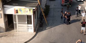 Vittoria, in fiamme il bar di fronte alla villa comunale
