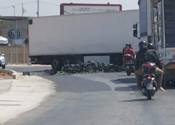 Vittoria, perde il carico di ortofrutta. Traffico parzialmente bloccato