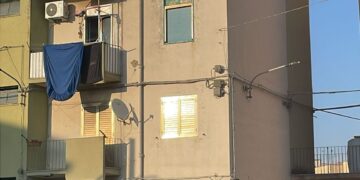 Vittoria, incendio in uno stabile di via Diaz