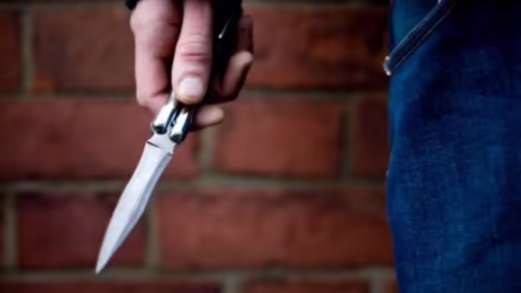 Ragusa, accoltellato perché lo aveva rimproverato per avere rigato la sua auto: l’aggressore è stato arrestato