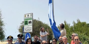Modica, issata la bandiera blu lungo la costa