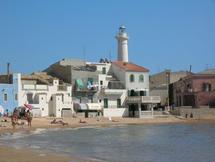 Santa Croce, due minibus a ciclo continuo per il collegamento con Punta Secca