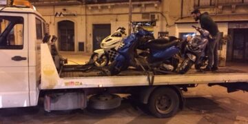 Modica, lotta senza quartiere ai fracassoni in ciclomotore. Sanzioni per oltre duemila euro