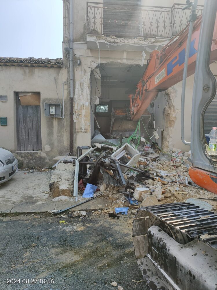 Roccazzo, il colpo all’ufficio postale ha fruttato 45mila euro di bottino