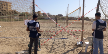 Pozzallo: sequestrati lettini, sdraio e ombrelloni di un’area demaniale occupata abusivamente