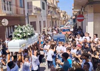 Vittoria ha salutato per l’ultima volta il giovane eroe Alex Capuzzello