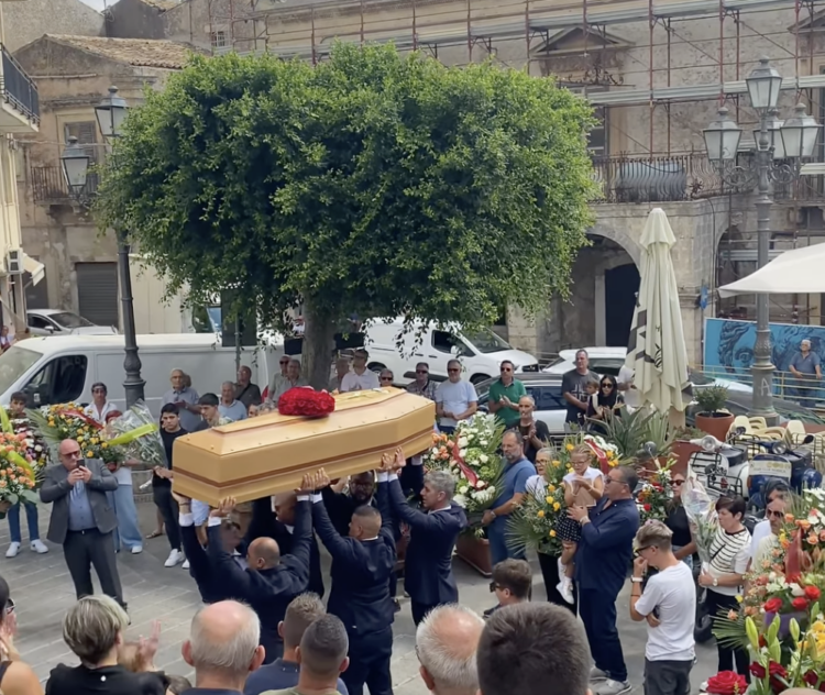 Modica, questa mattina i funerali di Graziano Iozzia