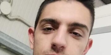 Santa Croce, il ragazzo morto nell’incidente stradale. Parlano i datori di lavoro: “Per noi eri figlio, fratello, nipote”