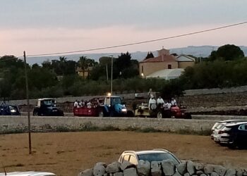 Chiesa di Barco a Modica, in processione cinquanta mezzi agricoli
