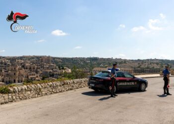 Modica, guida in stato di ebbrezza e uso del cellulare alla guida: i controlli dei carabinieri