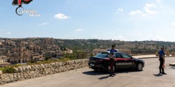 Modica, guida in stato di ebbrezza e uso del cellulare alla guida: i controlli dei carabinieri