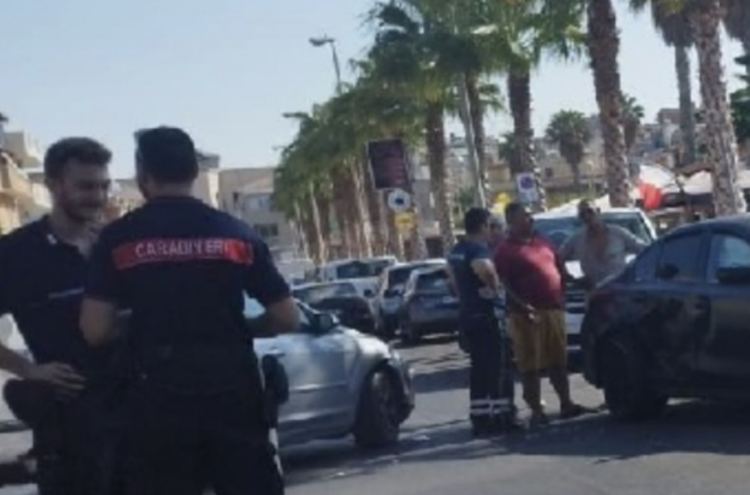 Pozzallo, incidente stradale con feriti questa mattina al lungomare Raganzino