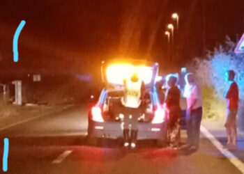 Santa Croce, scontro tra due auto: una vettura finisce su un fianco