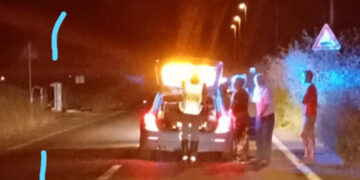 Santa Croce, scontro tra due auto: una vettura finisce su un fianco
