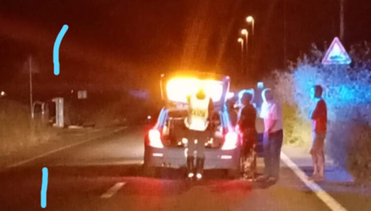 Santa Croce, scontro tra due auto: una vettura finisce su un fianco