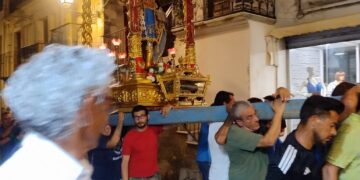 Chiaramonte, il simulacro di San Vito a spalla sino in chiesa Madre