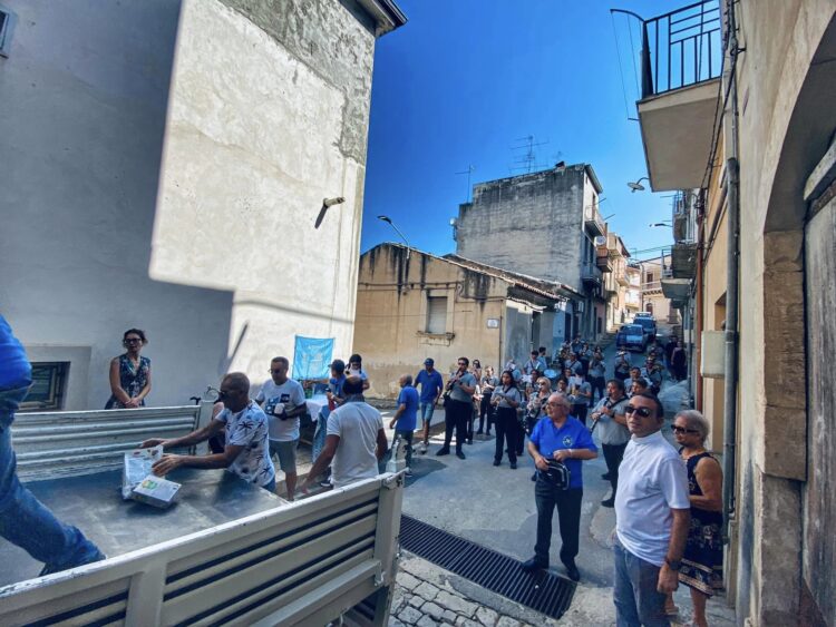 Maria Santissima delle Grazie a Comiso, partecipata la raccolta dei doni