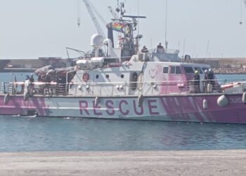 Pozzallo, sbarcati 21 migranti. Ci sono alcuni casi di scabbia