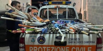 Santa Croce, sequestrati 52 ombrelloni posti sulle spiagge libere in maniera illegale