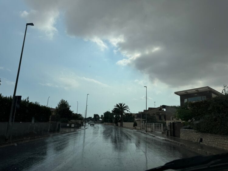 Acquazzone a Ragusa, la pioggia salutata come una manna