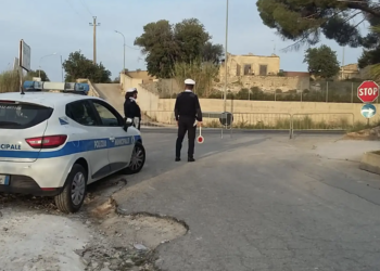 Vittoria, sequestrata area di 2400 mq adibita a deposito di auto