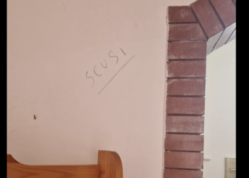 Vittoria, rubano in casa dell’ex sindaco e sul muro gli scrivono “Scusi”