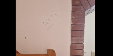 Vittoria, rubano in casa dell’ex sindaco e sul muro gli scrivono “Scusi”