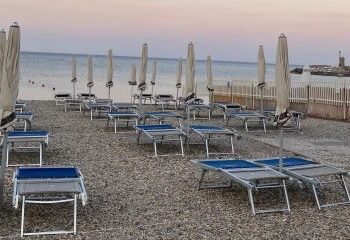 Sospesa l’attività di uno stabilimento balneare lungo la costa iblea