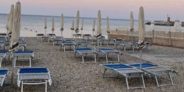 Sospesa l’attività di uno stabilimento balneare lungo la costa iblea