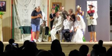 Teatro in spiaggia a Scoglitti, ultimo appuntamento ancora da applausi