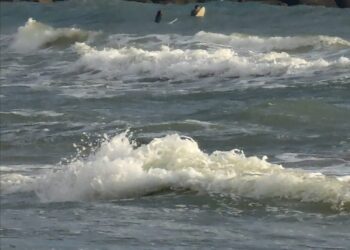 Scoglitti, soccorre un amico e muore annegato