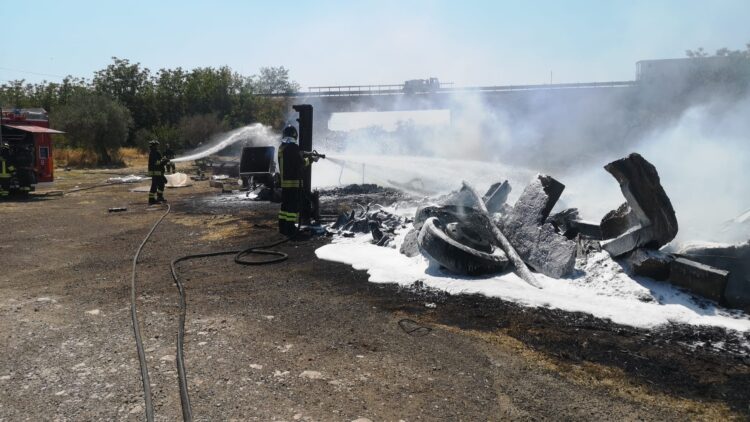 Incendio nelle aree rurali di Chiaramonte Gulfi